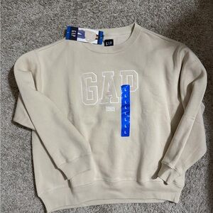 Women’s GAP Sweatshirt